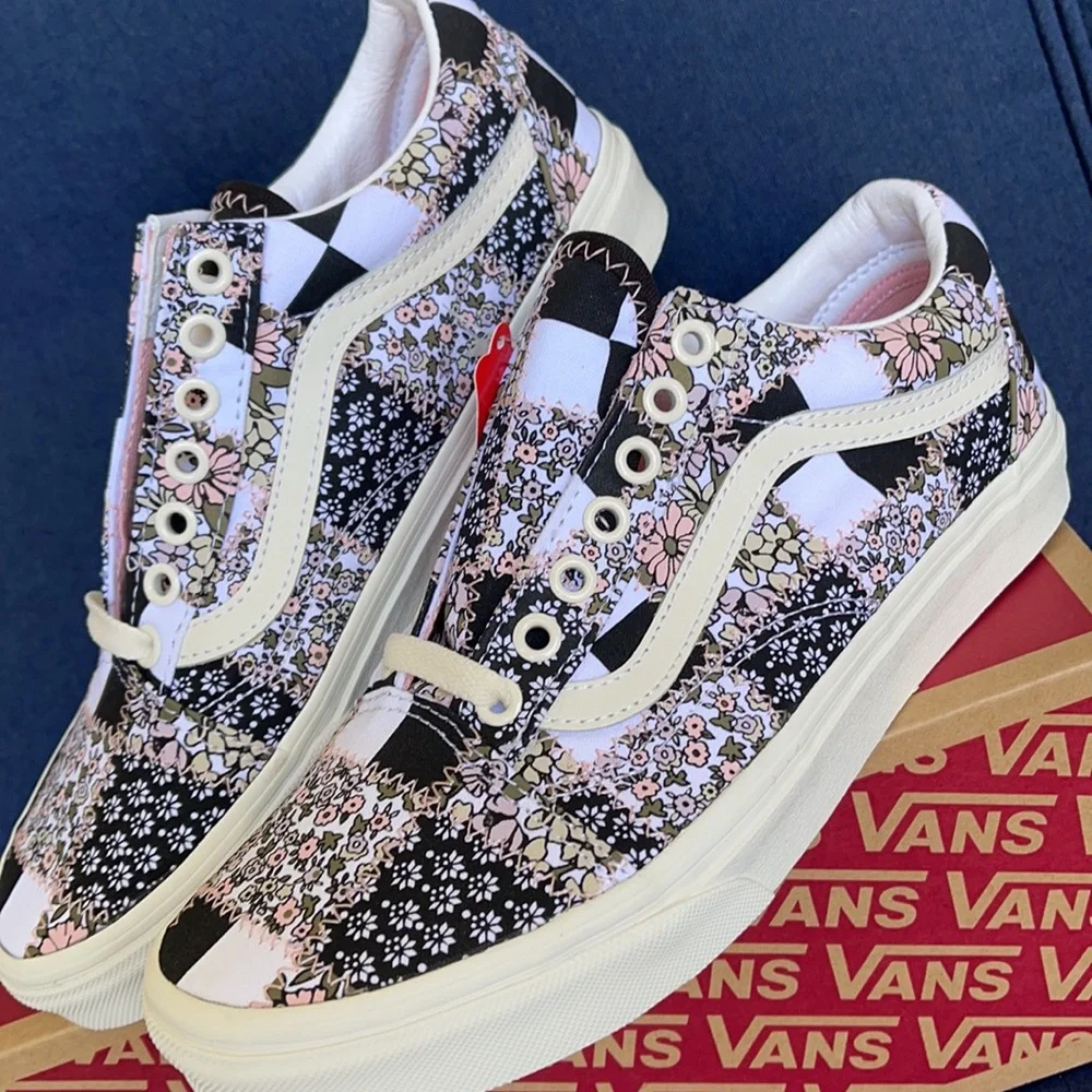 Vans Women’s Old Skool Patchwork Floral Sneakers - Picture 8 of 16